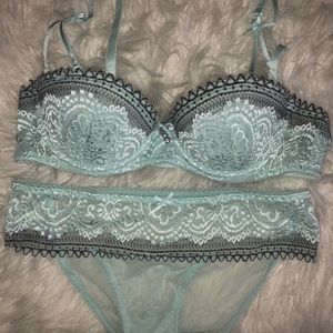 Bra and panties set